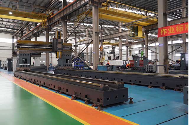 動(dòng)柱數(shù)控龍門銑床